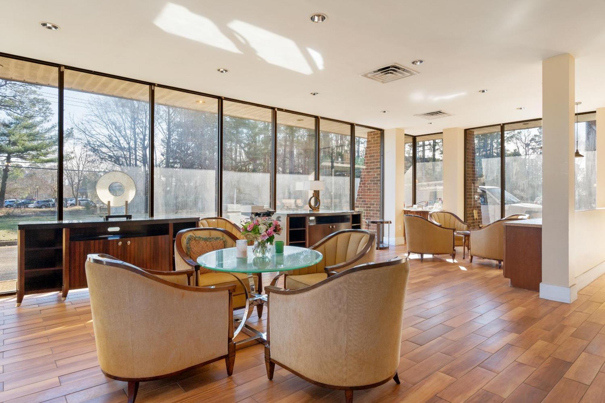 Hotel Williamsburg Suites *