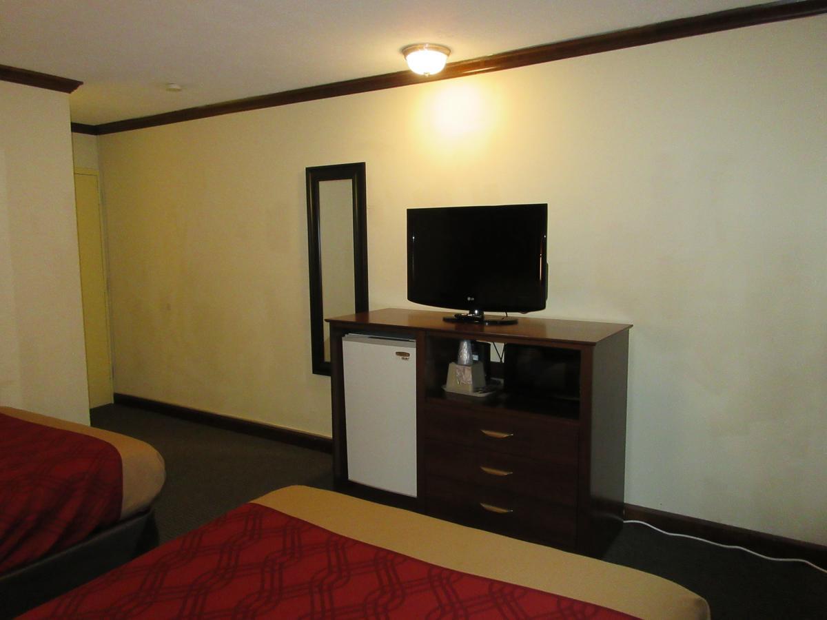 Econo Colonial 2*