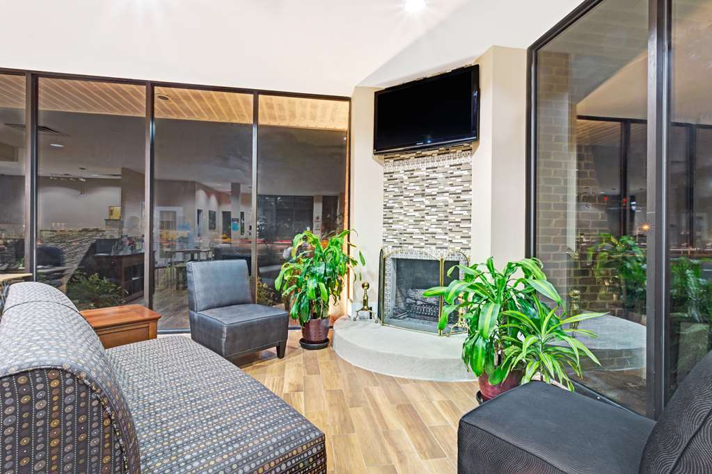 Williamsburg Suites *