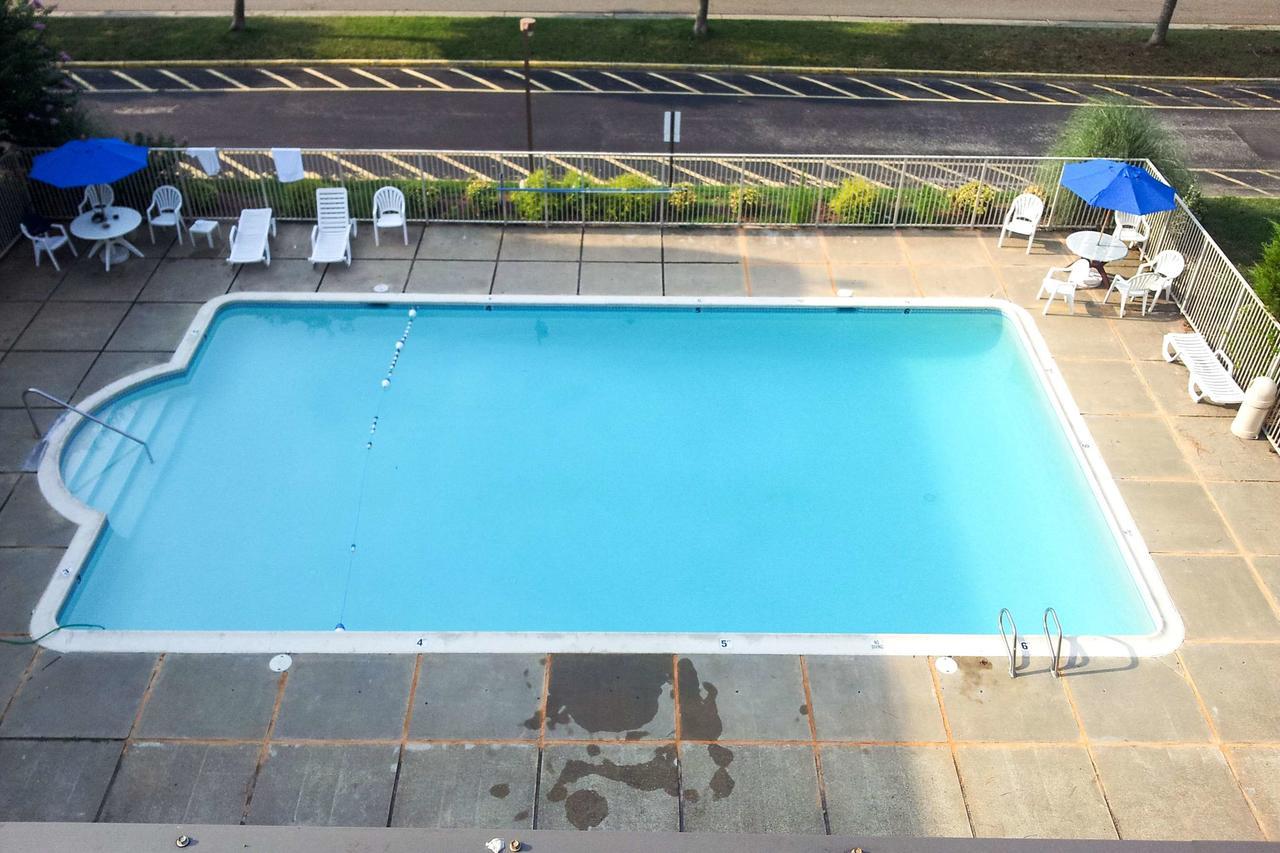 Hotel 6