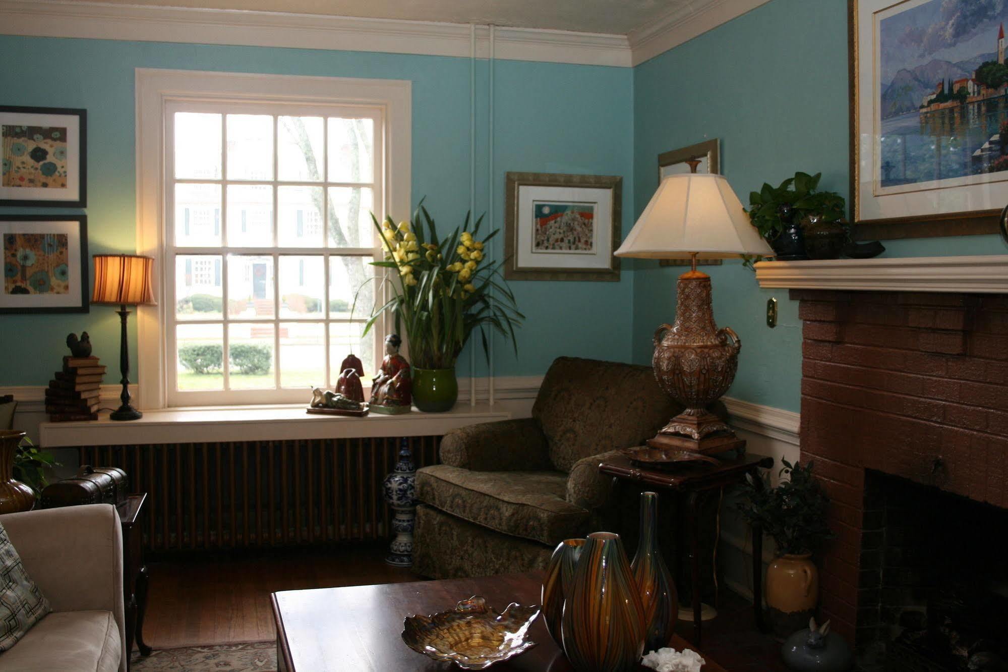 Manor Hotel 3*