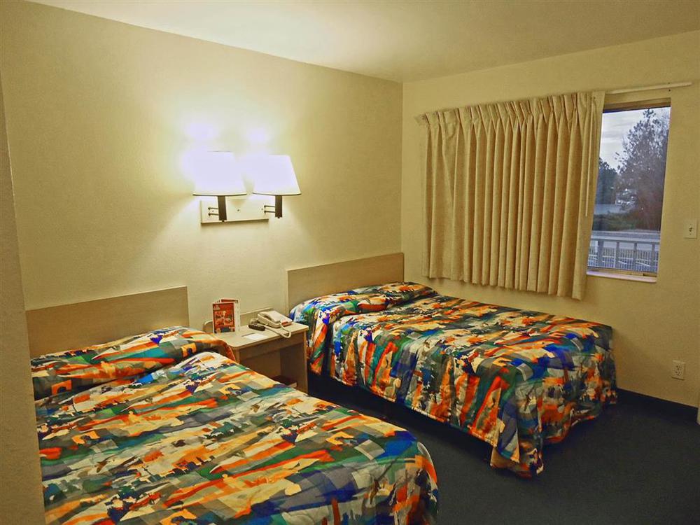Hotel 6