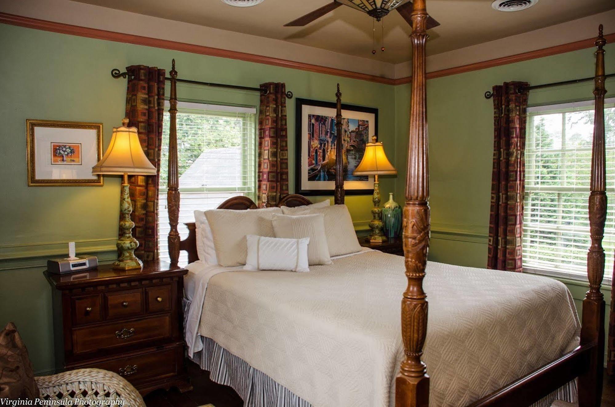Manor Hotel 3*