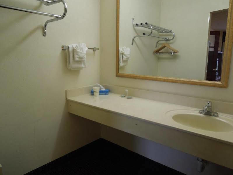 Williamsburg Suites