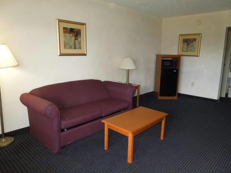 Hotel Williamsburg Suites *
