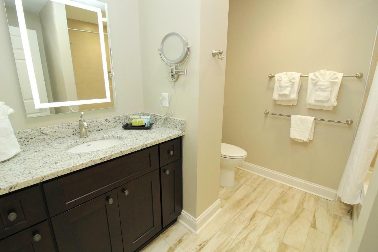 Patrick Henry Square By Kees Vacations Holiday home